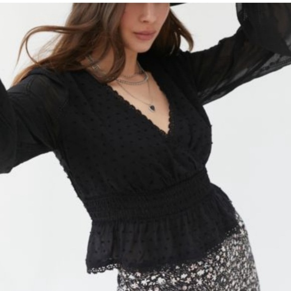 Urban Outfitters Tops - Urban Outfitters Sheer Boho Crop Blouse Women’s Size Medium Balloon Long Sleeves